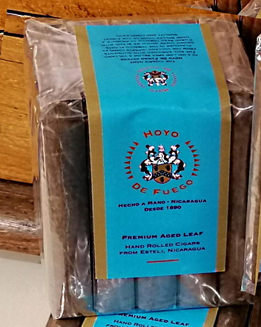 Hoyo de Fuego Robustos Cigar Bundle of 25